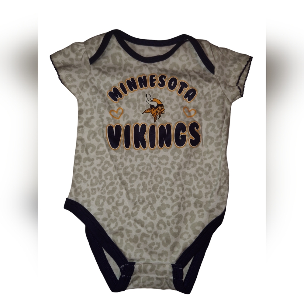 Minnesota Vikings NFL Team Apparel Infant Girls Onesie Size 12 Month